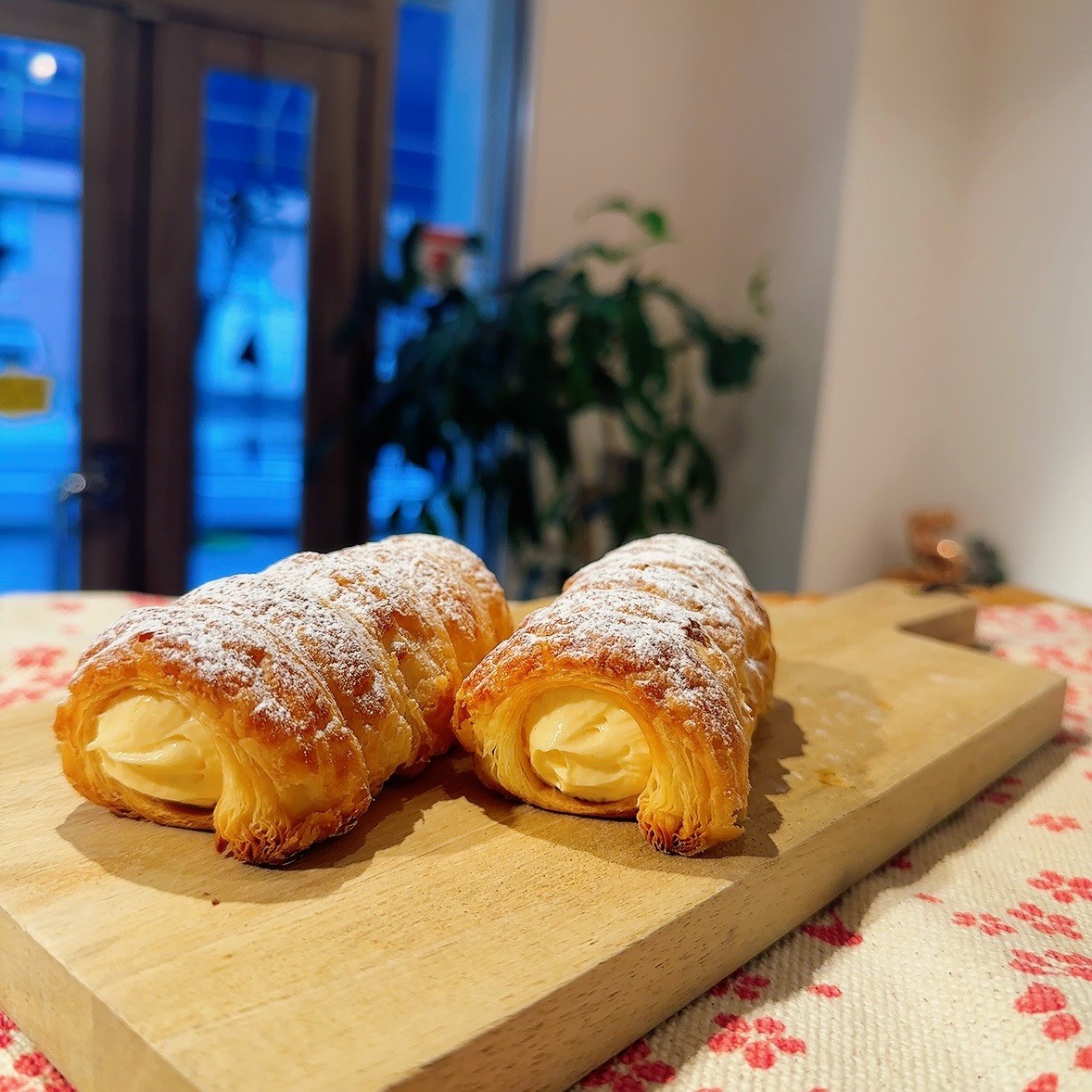 クリームホーン — Bäckerei Terutake(ベッカライテルタケ)