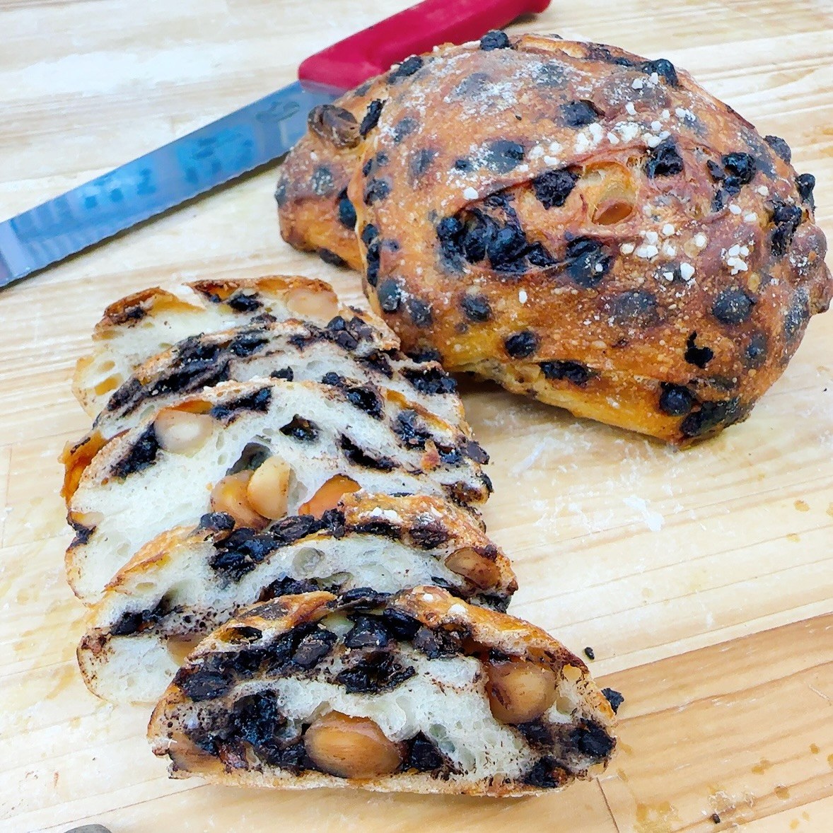 パン・リュスティック・ショコラマカダミア — Bäckerei Terutake(ベッカライテルタケ)