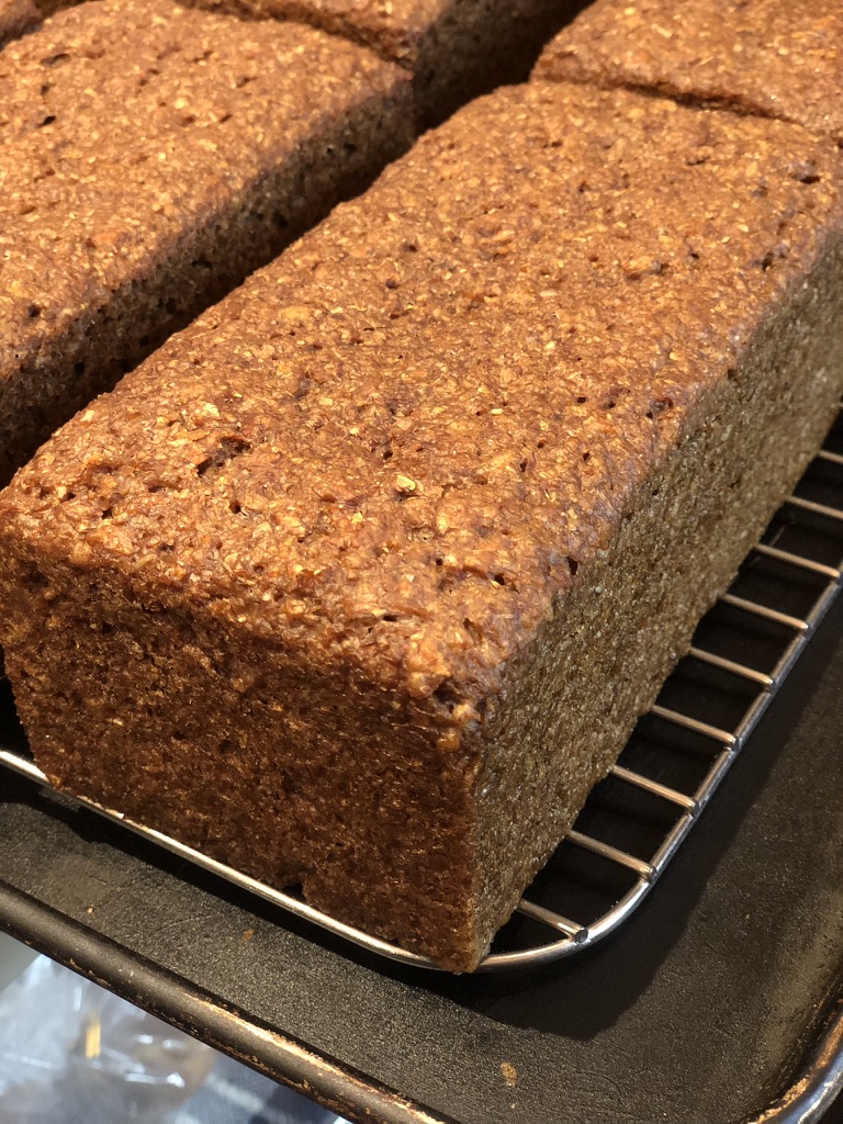 プンパニッケル — Bäckerei Terutake(ベッカライテルタケ)